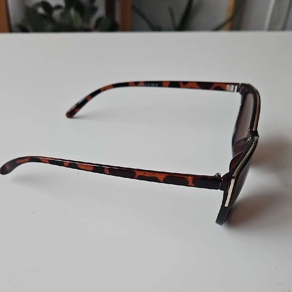 Tortoise Shell Sunglasses - Picture 3 of 9
